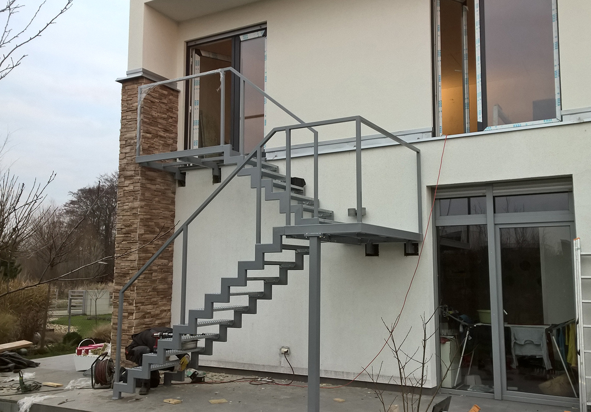 Make to measure metal staircases