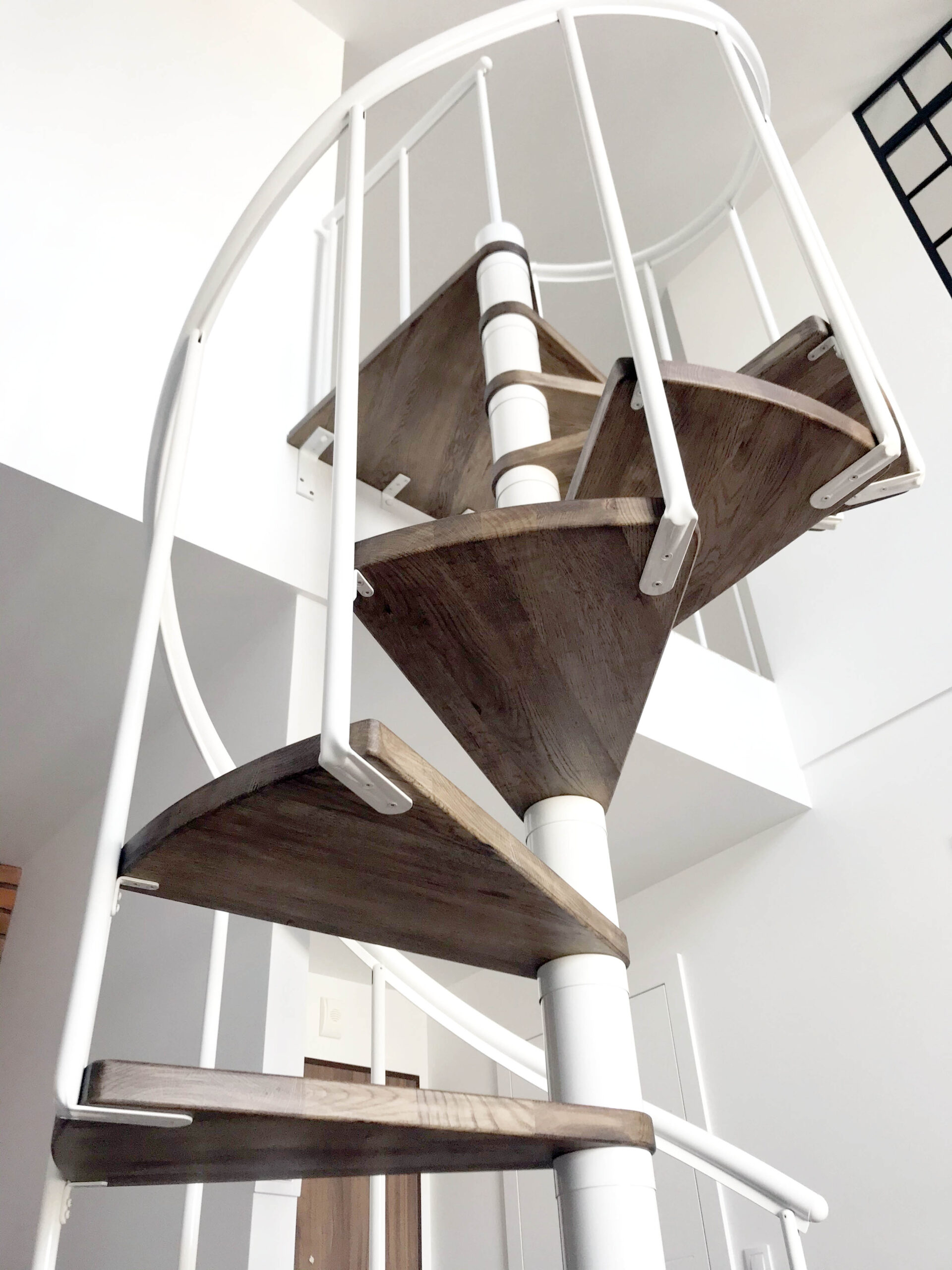 MONTREAL CLASSIC Spiral Staircase Old Oak 130cm
