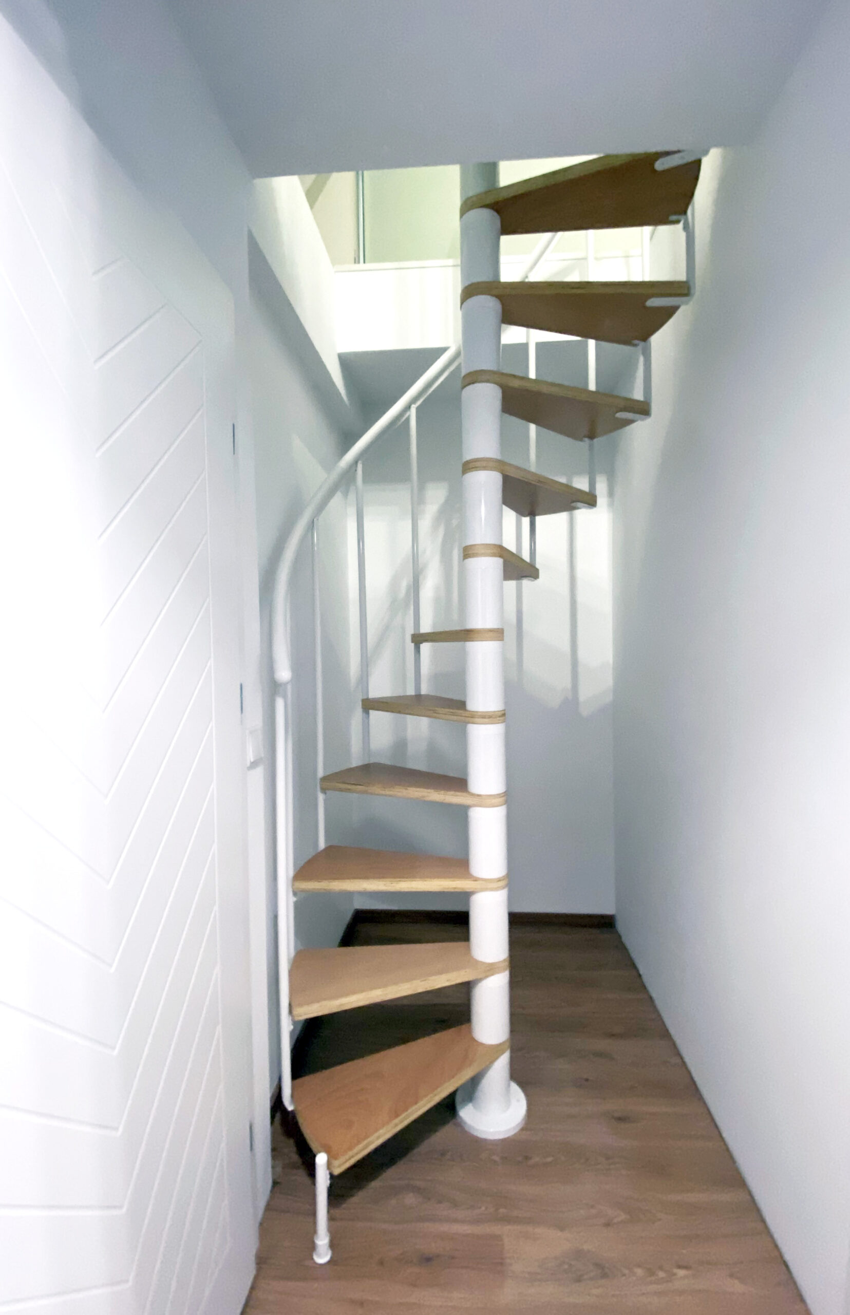 CALGARY Spiral Staircase White/Beech 120cm