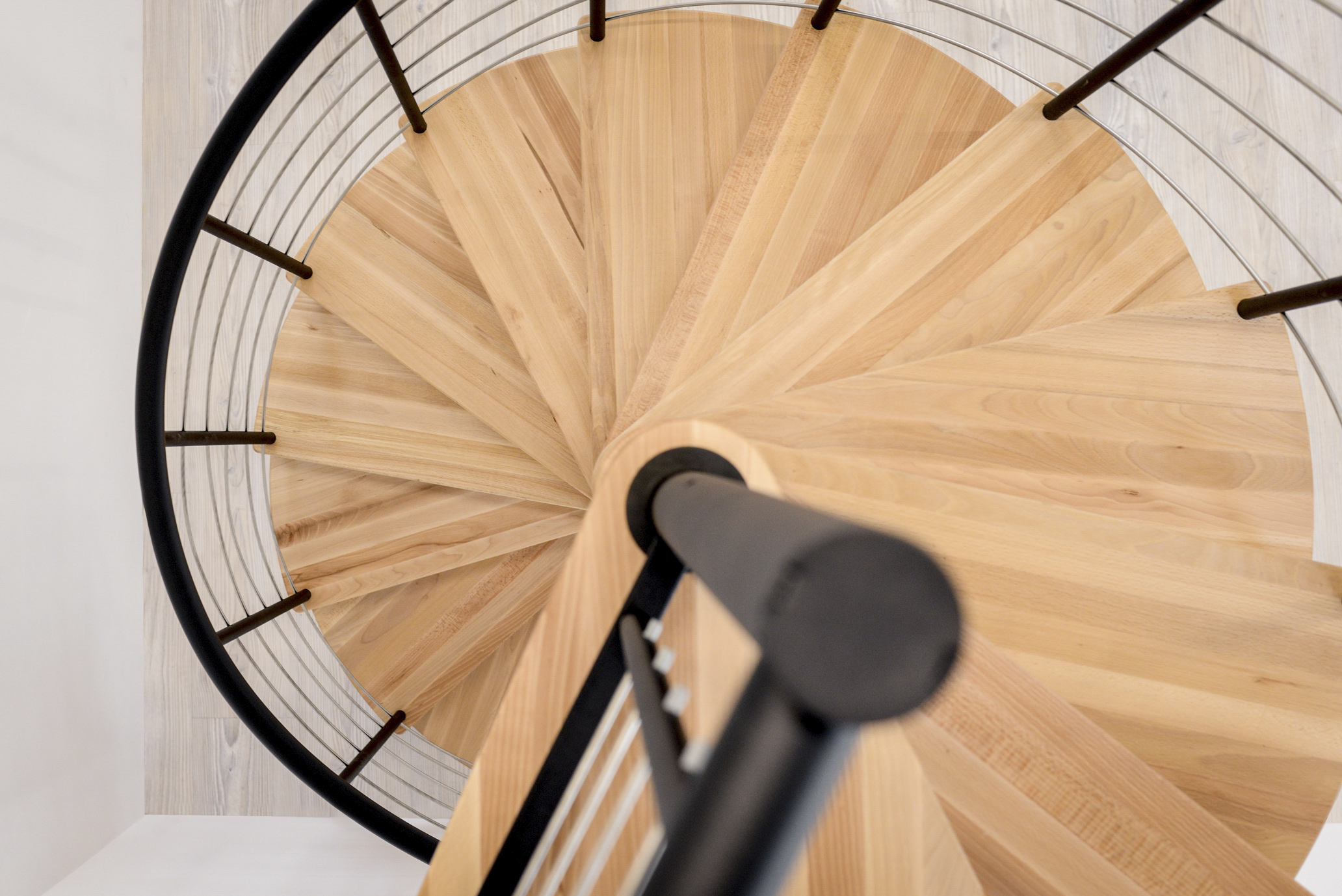 Venezia Smart Spiral Staircase Black/Beech 120 cm
